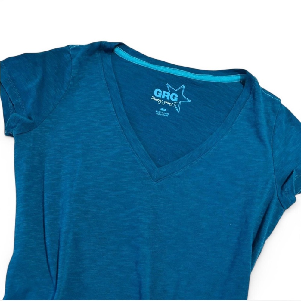 Vintage garage pretty young tee 🦋